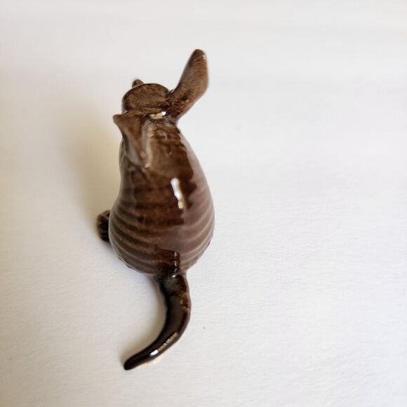 Vintage Hagen Renaker Fine Bone China Miniature Armadillo - Picture 4 of 5